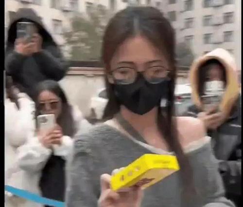娱乐八卦吃瓜发顺丰,吃瓜群众顺丰速递揭秘明星幕后